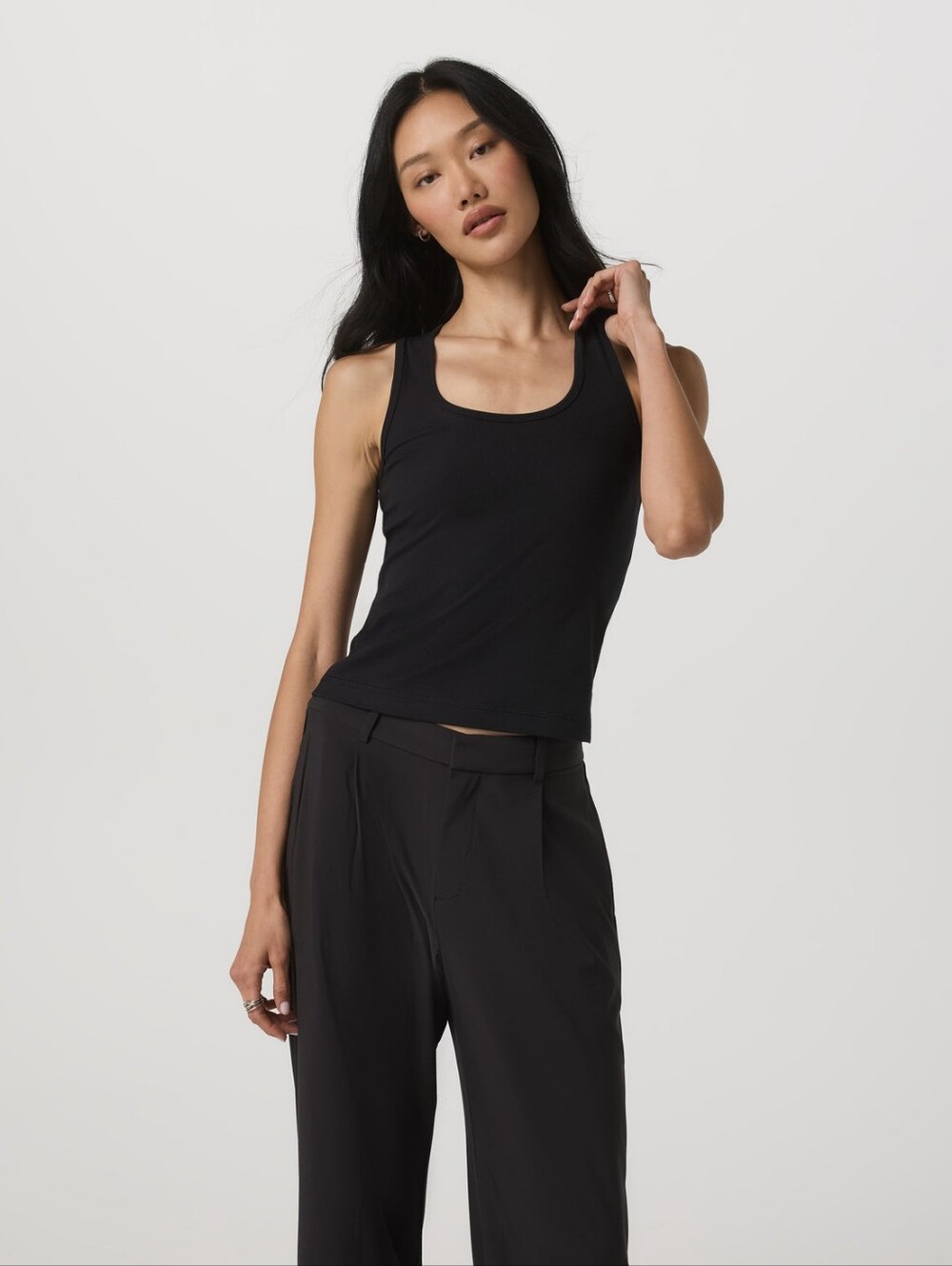 Vuori Pose Layering Tank Black NWT - Picture 2 of 5